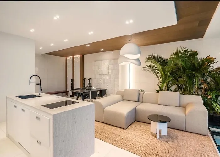 Garden With Luxury Private Pool Managed By Iam Appartamento