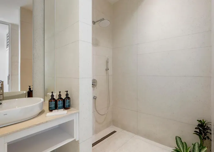 Garden With Luxury Private Pool Managed By Iam Appartamento