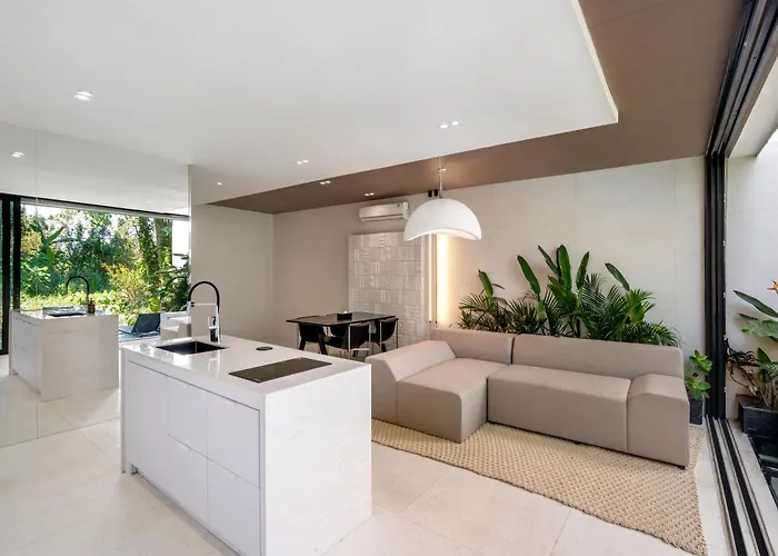 Garden With Luxury Private Pool Managed By Iam